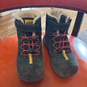 Little Kid’s Keen Hiking Winter Boots
